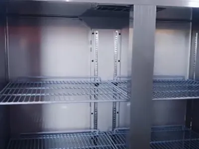 Vitrina refrigerada con puerta de vidrio
